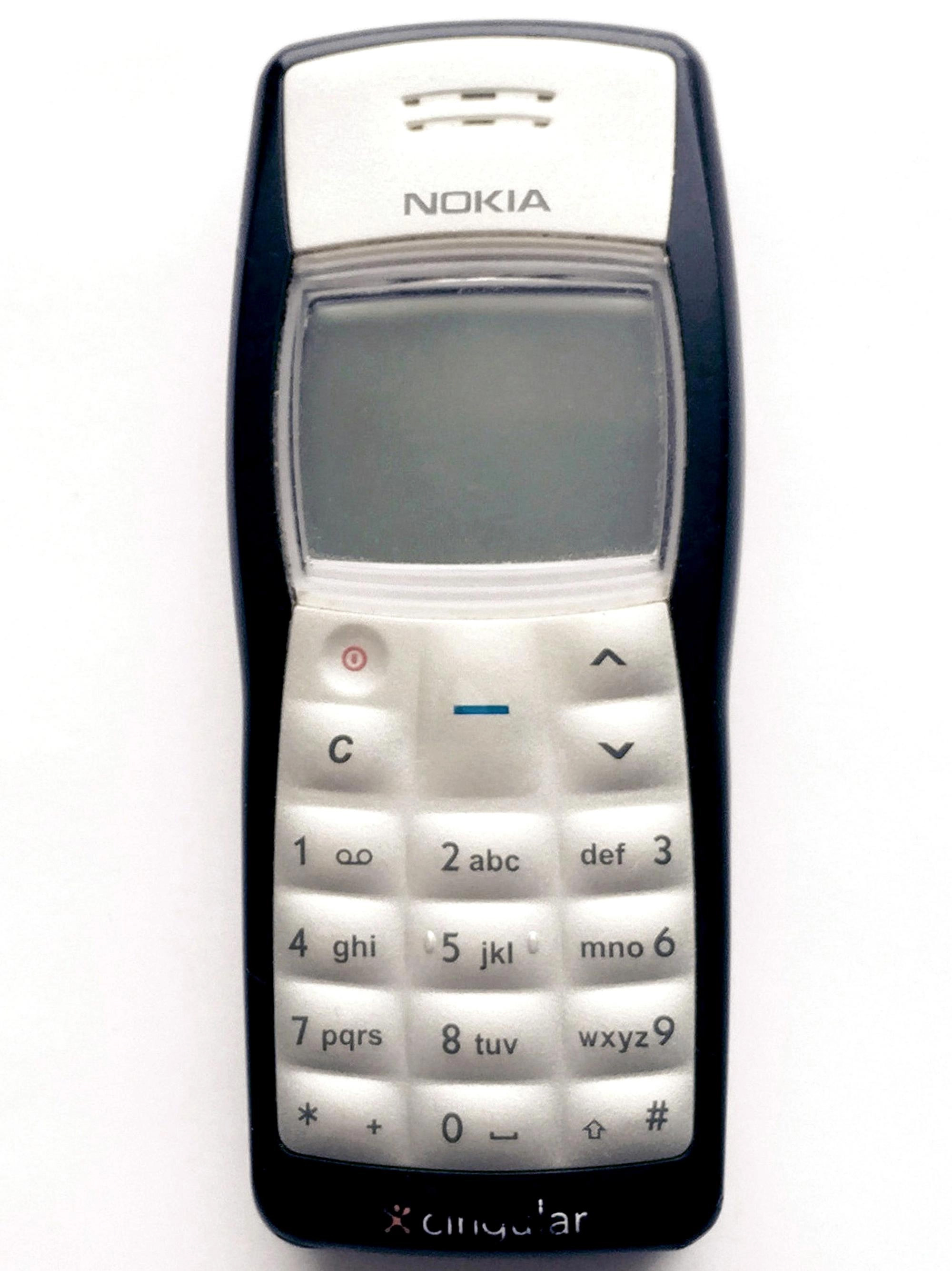 Nokia представила свой телефон 1100 в 2003 году и в итоге продалась тиражом полмиллиарда устройств, сделав его самым популярным мобильным телефоном в истории