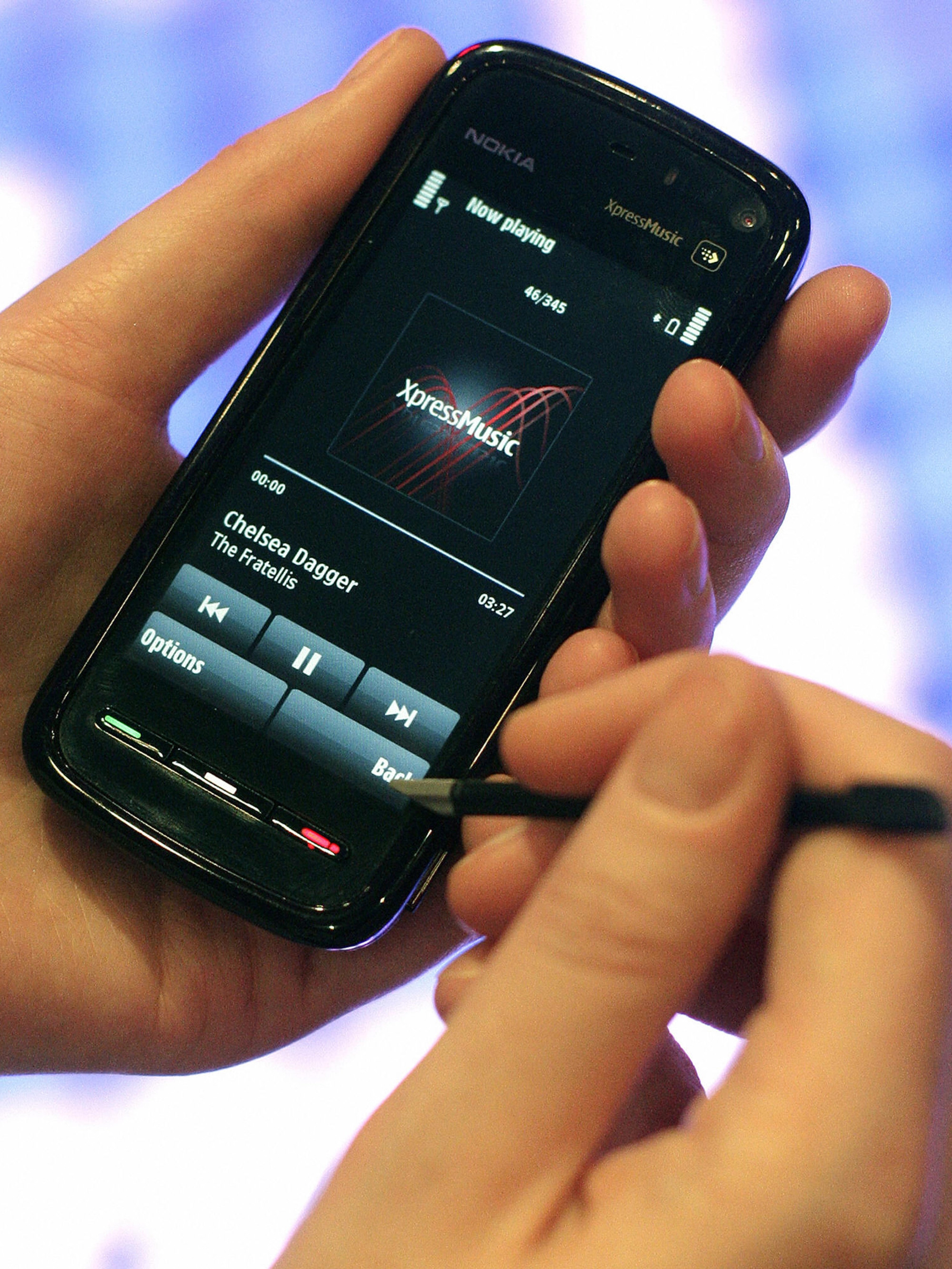 В ноябре 2008 года Nokia выпустила 5800 XpressMusic, спустя полтора года после запуска iPhone