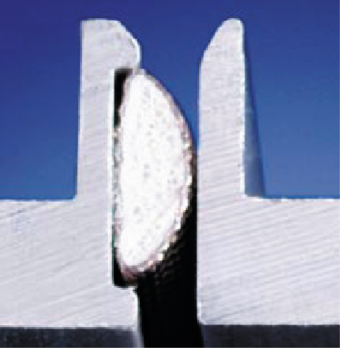 Рис. 7. Уплотнительная прокладка из губчатого полимерного жгута с оболочкой из металлизированной ткани