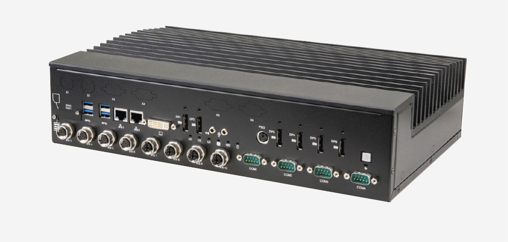Рис. 1. Транспортный компьютер ADLINK AVA-5500