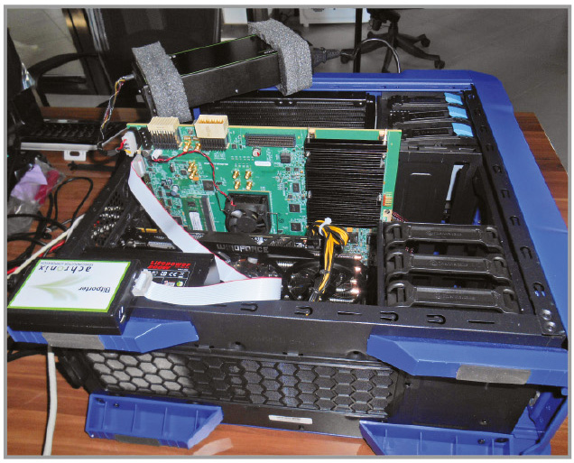 Рис. 5. Плата, вставленная во внутренний разъём PCIe