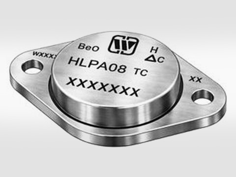 Радиационно стойкая гибридная интегральная микросхема линейного усилителя мощности