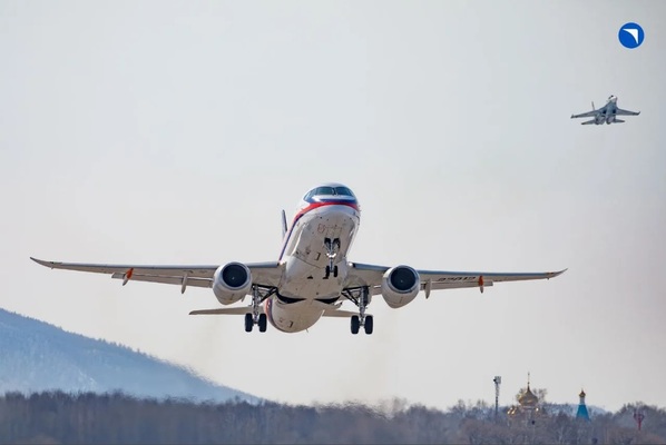 Импортозамещение в авиации: на Superjet-100 испытали российский автопилот в режиме отказа двигателя